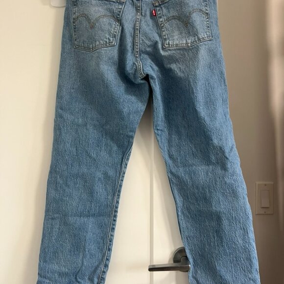Levis Wedgie Straight, 31 - Picture 2 of 3
